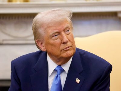 Trump amenaza con vetar las publicaciones basadas en fuentes anónimas