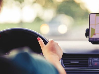 Las mujeres tienen casi el doble de posibilidades de quedar atrapadas en un auto tras un choque