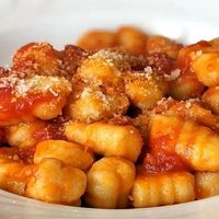 No tires la polenta que te sobró y preparate estos ñoquis muy fáciles, económicos y rendidores