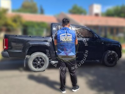 Secuestraron una camioneta adulterada y un arma en el barrio Carnaghi