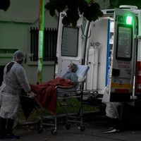Otro geriátrico en problemas: cerraron en medio de la cuarentena y piden que se lleven a los abuelos