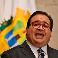 Duarte ataca desde Twitter a Yunes Linares y al diario Reforma