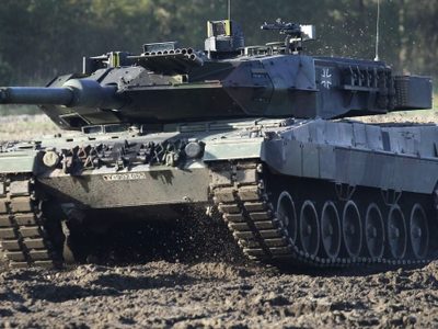 Alemania accede a enviar carros de combate avanzados a Kiev