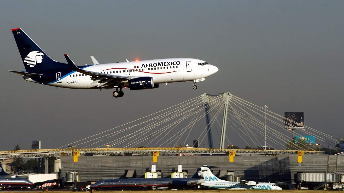 Aeroméxico busca liquidar a casi 2 mil empleados