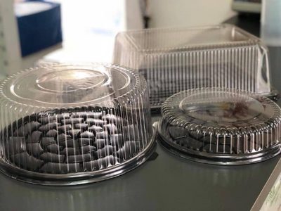 Necesitás 2 bandejas plásticas para torta: creá esta increíble y original pantalla para lámpara