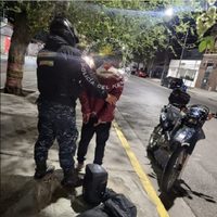Dos personas demoradas por la policía en diferentes operativos en Neuquén