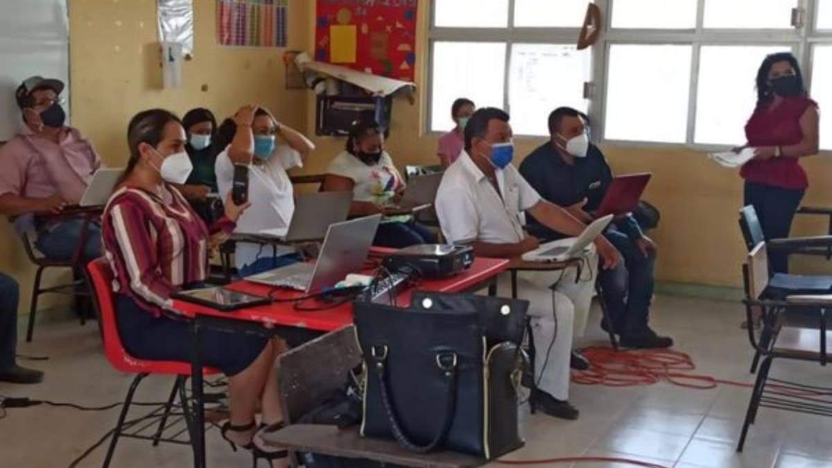 Este lunes se reunieron consejos técnicos escolares