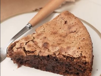 Torta moka súper húmeda y sin harina: una receta chocolatosa, perfecta para meriendas y postres de invierno