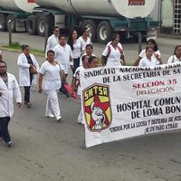 Sindicato de Salud hace paro de 'brazos caídos” en Oaxaca por falta de bonos