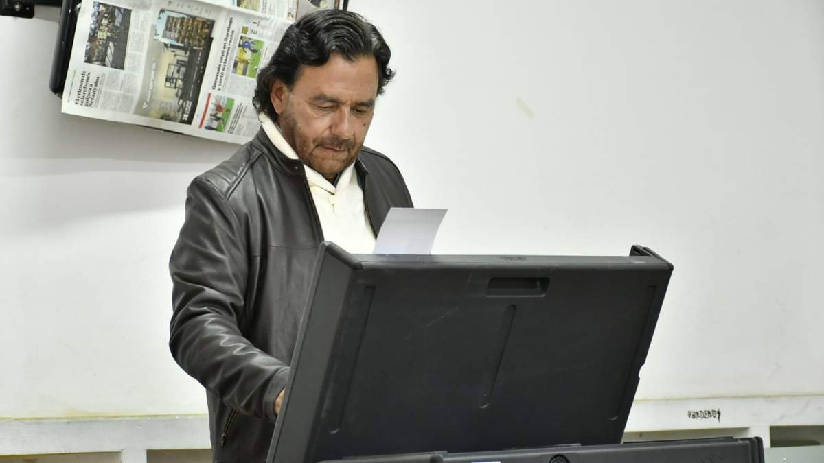 El gobernador de Salta, Gustavo Sáenz, logró ganar las elecciones.
