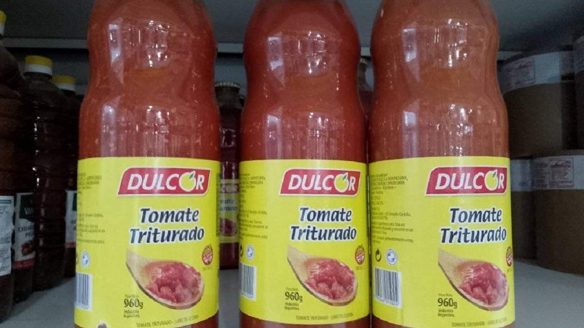 Cómo reciclar botellas de puré de tomate. Fuente: (X)