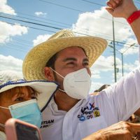 Sobrino del líder del PRI se registra como candidato a la gubernatura de Campeche