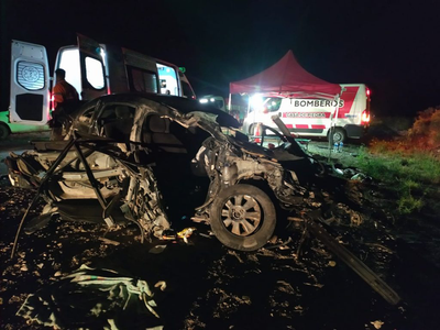 Cuatro personas de Neuquén murieron tras chocar contra un camión en la ruta de Casa de Piedra