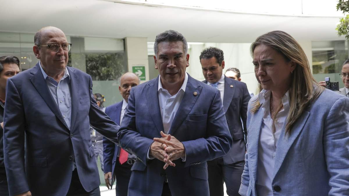 Alejandro Moreno en el Senado