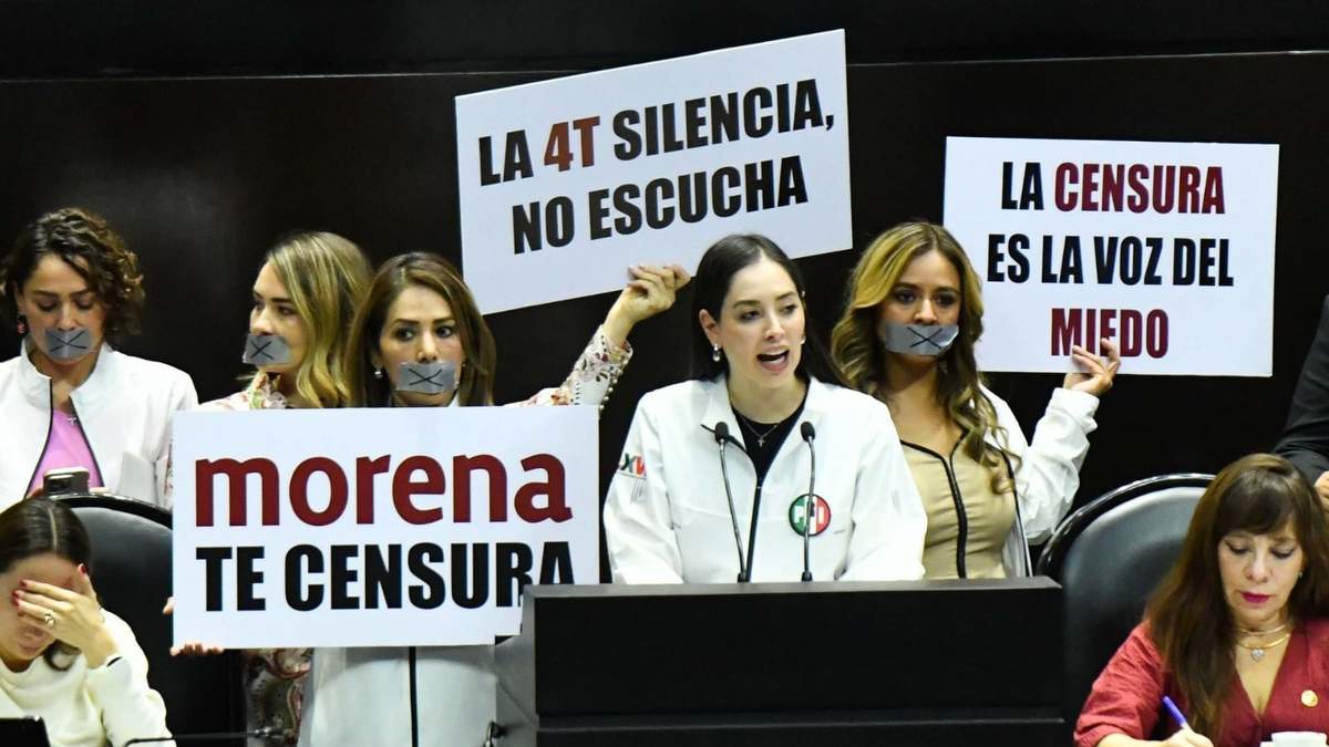 Legisladoras de oposición se amordazaron para protestar contra la ley telecom