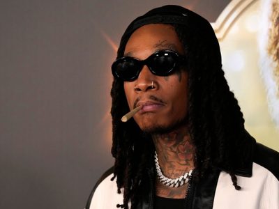 Tribunal rumano condena al rapero estadunidense Wiz Khalifa a nueve meses por posesión de drogas