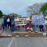 Comunidades bloquean Carretera Transistmica en protesta por visita de John Kerry a Oaxaca