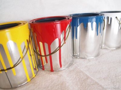 No tires las latas de pintura y reciclalas con esta idea fabulosa que le da un toque a tu baño