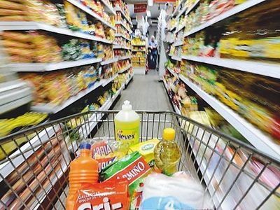 Los domingos cierran los comercios por desinfección en Río Negro