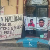 Miembros del FNLS toman oficinas de la CNDH en San Cristóbal de las Casas