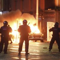 Irlanda: 34 detenidos en disturbios en Dublín luego de apuñalamiento en escuela