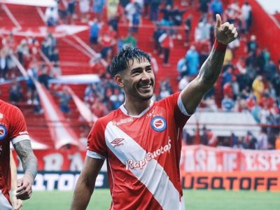 Lo pidió Gallardo: cómo juega Román Vega, el refuerzo buscado por River