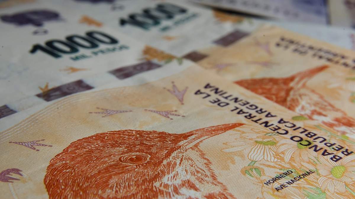 El billete de mil pesos es el de mayor denominación en Argentina. Fuente: (Infobae)