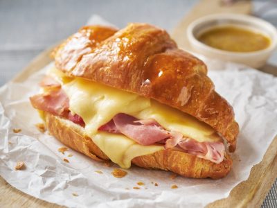 Medialunas con jamón y queso: ganale a la inflación con esta receta fácil y rendidora para la merienda
