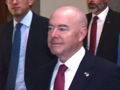 Cámara de Representantes de EU aprueba iniciar juicio político a secretario Alejandro Mayorkas