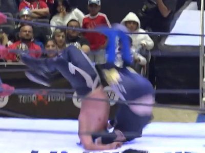 El luchador Misterius desmiente que quedará paralítico tras grave caída durante una pelea (Videos)