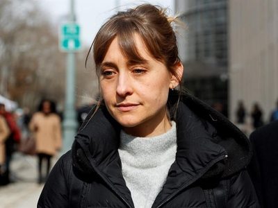 Ingresa a prisión la actriz Allison Mack para cumplir una sentencia de tres años por caso NXIVM