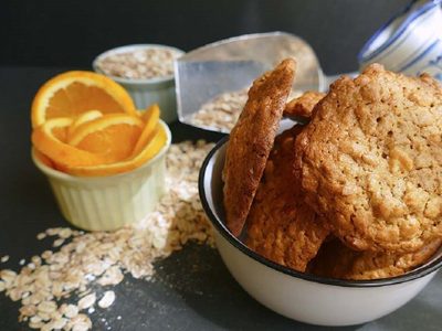 Galletitas de avena, naranja y miel sin manteca ni azúcar: imperdibles para el antojo dulce