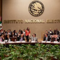 Eliminan requisito de ser mexicano por nacimiento para ser consejero del INE