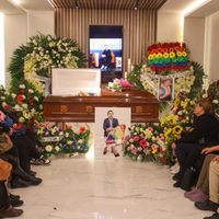 Dan último adiós a magistrade Ociel Baena en panteón de su natal Saltillo