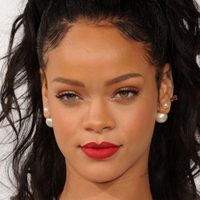 “¿Esto es normal?”: el insólito mensaje de Rihanna que dio de qué hablar en Instagram