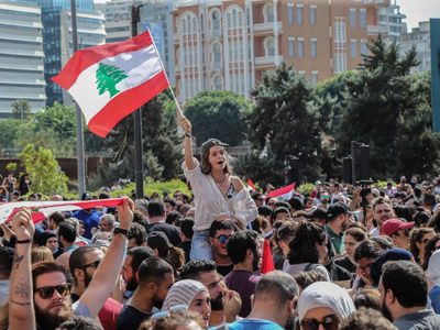 Fuertes protestas en el Líbano ante la creciente crisis económica que golpea al país