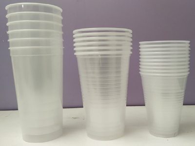 Si tenés vasos plásticos en casa, no los tires: mirá cómo podés convertirlos en la lámpara más flamante y elegante