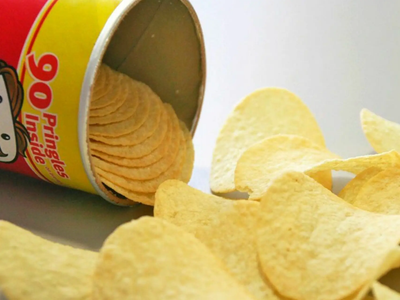 Ni se te ocurra tirar las latas de papas fritas: creá estos hermosos portavelas, con la onda más elegante
