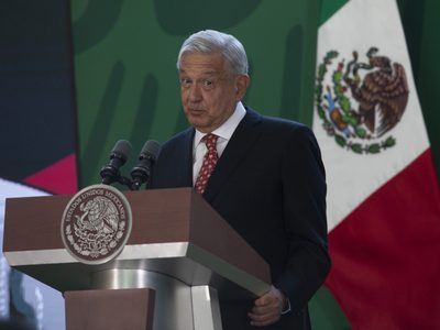 INE ordena retirar mañanera de AMLO desde el AIFA por ser "propaganda gubernamental"