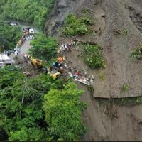 Colombia: 27 muertos en derrumbe, siguen labores de rescate