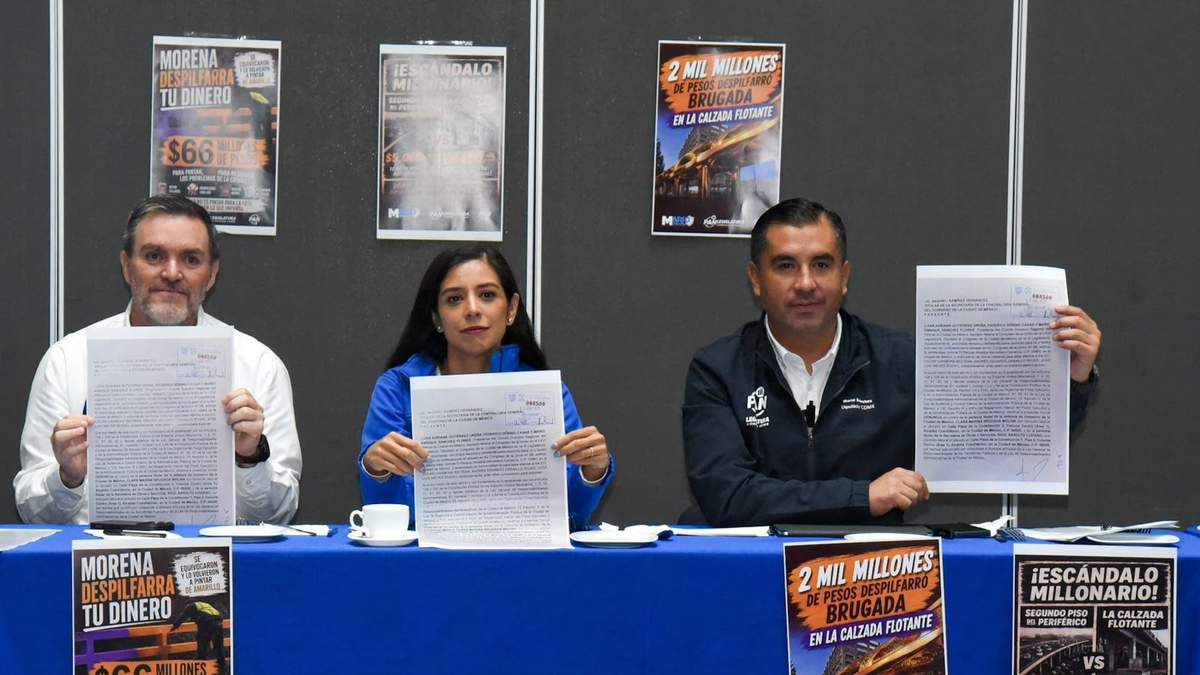 Luisa Gutiérrez Ureña, Federico Döring y Mario Sánchez en la conferencia