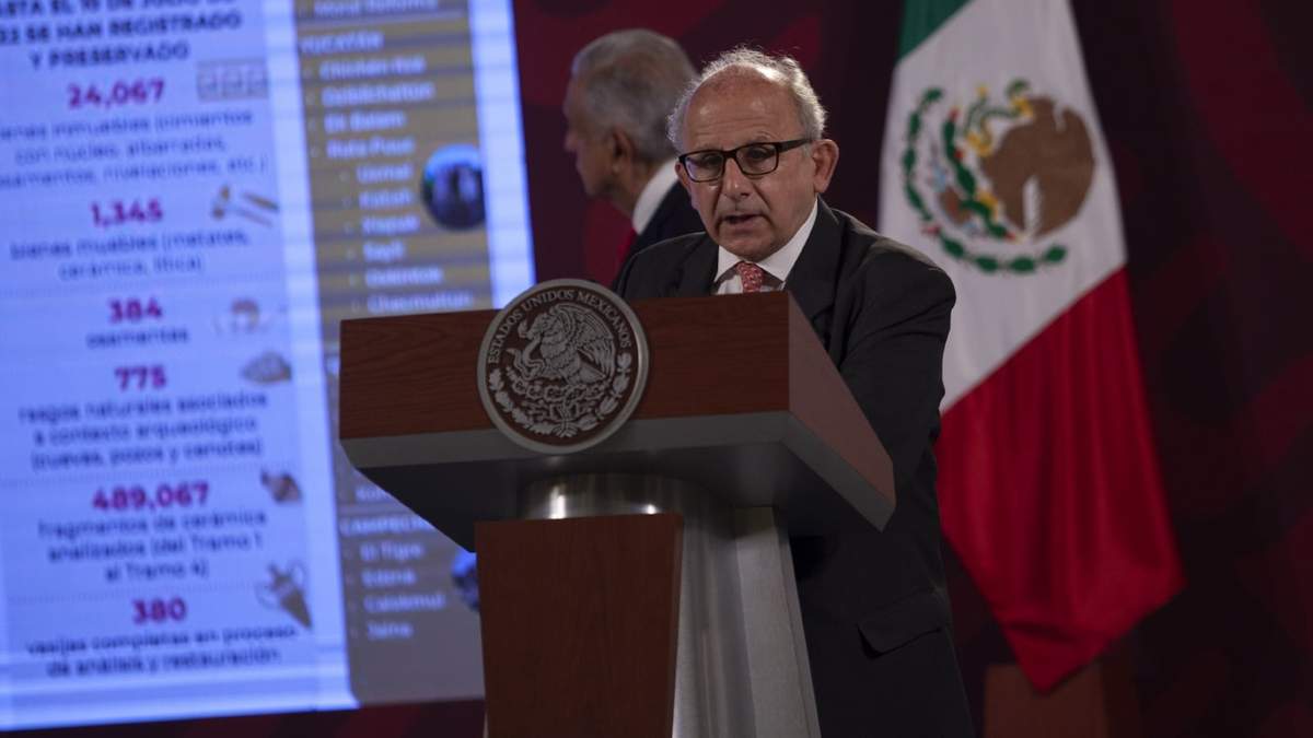 Diego Prieto, director general del INAH, da detalles de los hallazgos arqueológicos en el Tren Maya