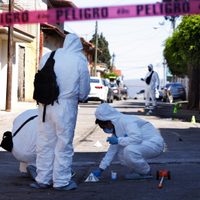 Asesinan a otra policía estatal en Colima; su hijo está gravemente herido