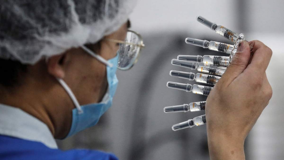 Médicos en Brasil ven con urgencia la compra de las nuevas vacunas contra la COVID 19. Fuente: (Twitter)