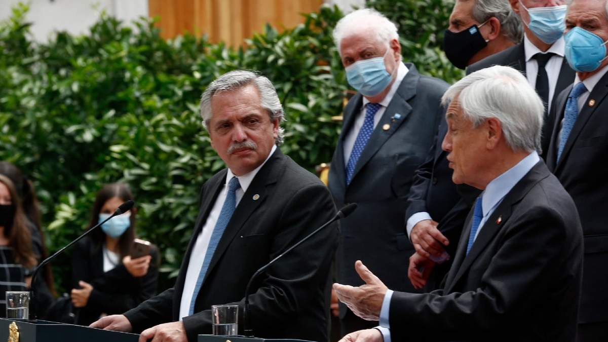 El presidente Alberto Fernández, con su homólogo chileno, Sebastián Piñera. Fuente: (Twitter)
