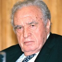 En un acto de congruencia, la familia Scherer declina la medalla Belisario Domínguez
