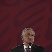 'Opina más de la cuenta” responde AMLO a consejos del Banxico
