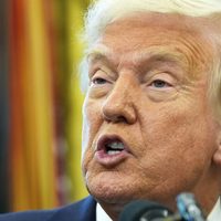 Trump vuelve a recular, dice que no tiene intención de correr al presidente de la FED