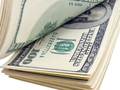 El dólar blue cerró la jornada con una baja de un peso