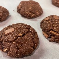 No gastes en un kiosco: prepará estas galletitas caseras de chocolate con avellanas y sin horno